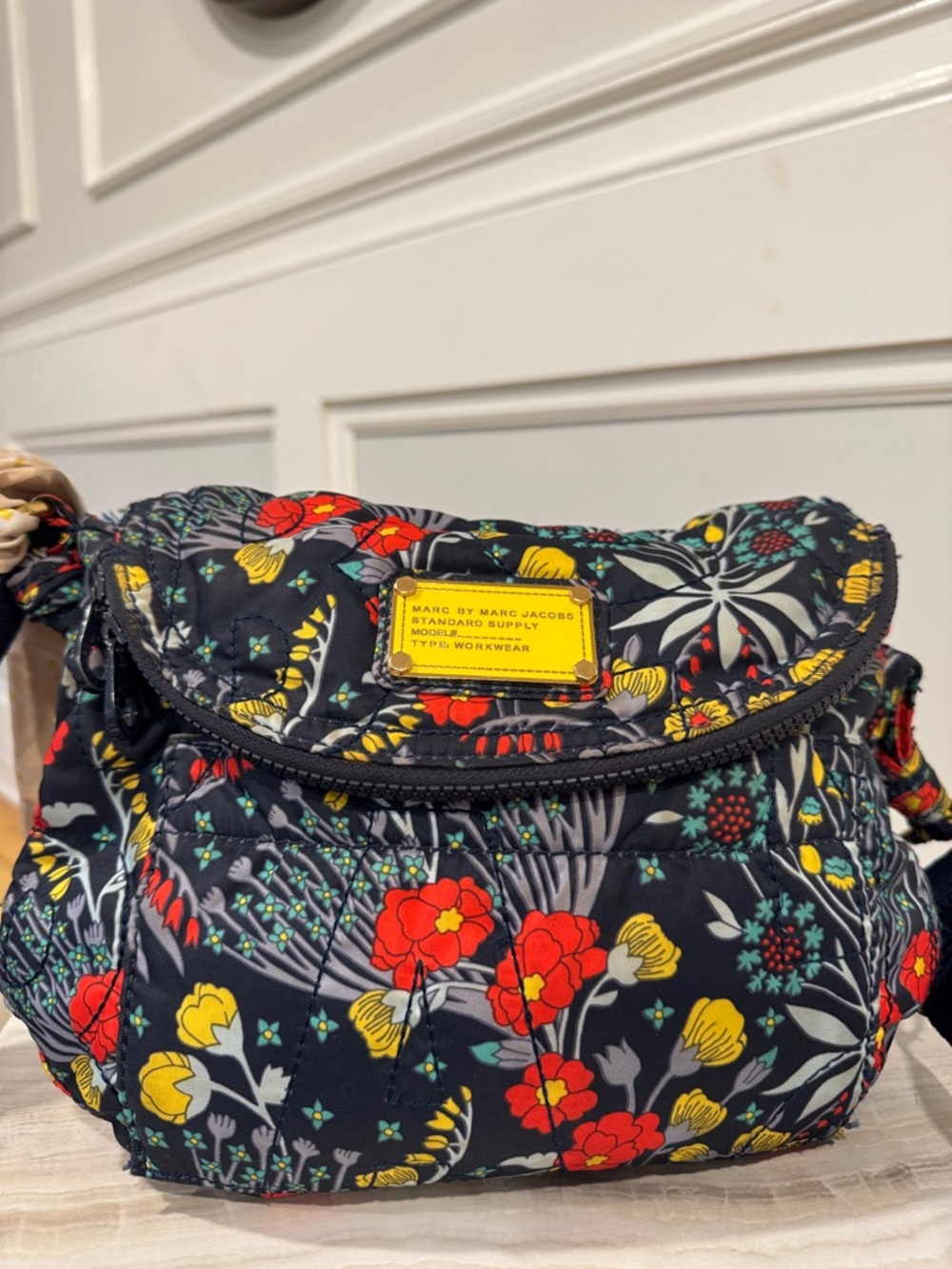 Marc Jacobs Natasha Quilted Floral Crossbody Blue with Red & Yellow Flowers - Picture 5 of 17